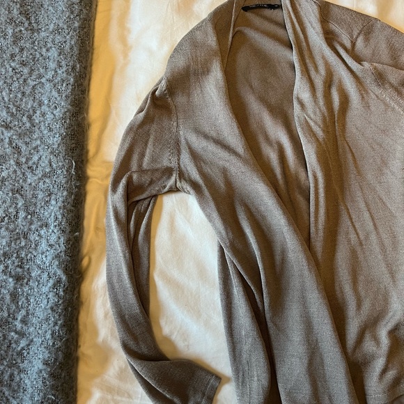 Taupe Cardigan - size xs - Picture 9 of 10